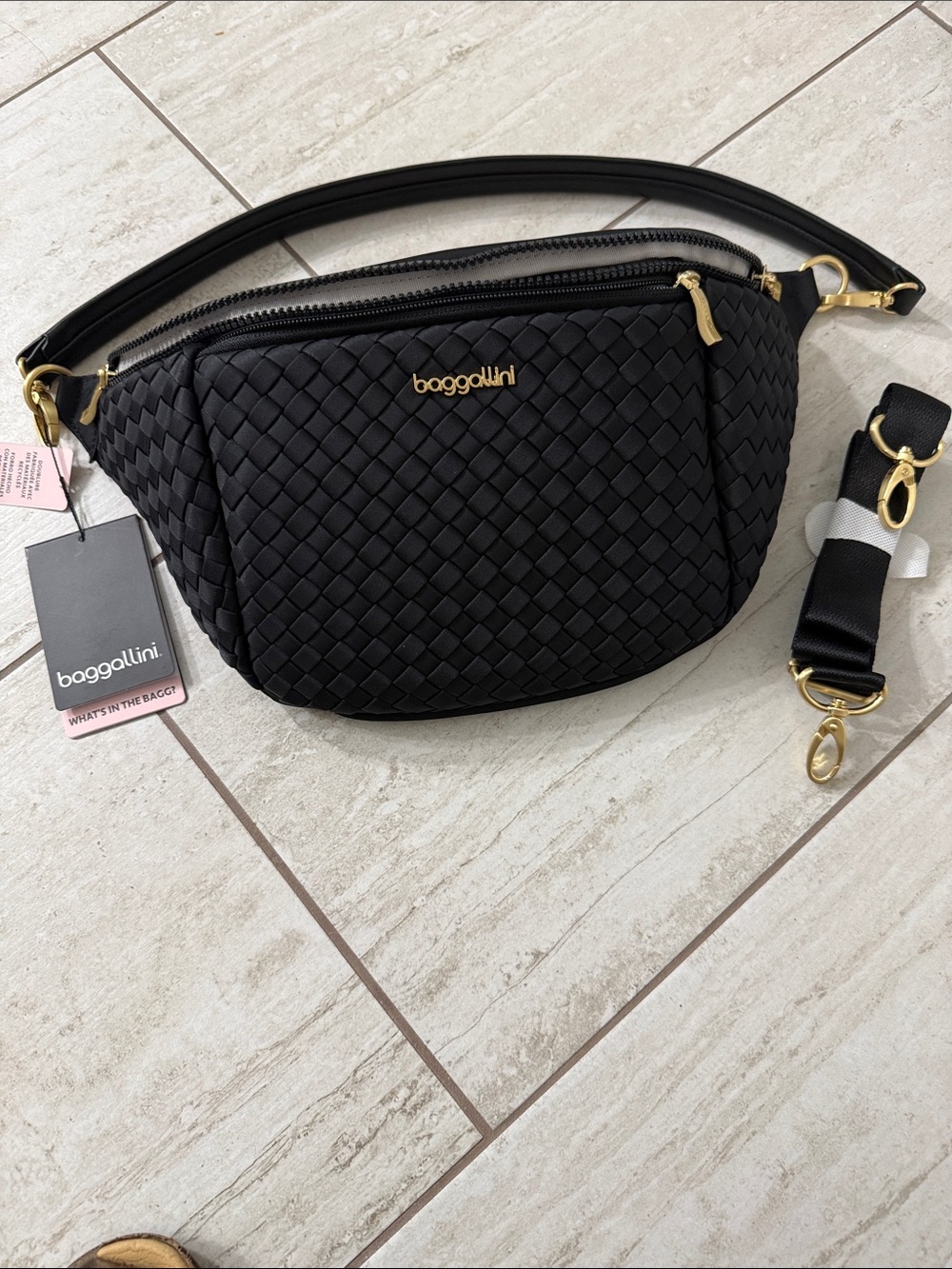 Baggallini Black Woven Crossbody Belt Bag with Gold Hardware ..nwt .. authentic
